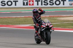 Sprint Gp Austin: Martin rimonta, brucia Bagnaia, vince e cade. Acosta penalizzato, Bastianini sul podio