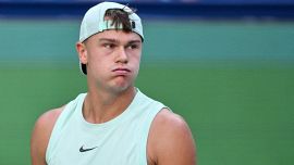 Il 'solito' Rune attacca Sinner e Alcaraz: 'Mi annoiano, ma mi soffrono. Torno e li batto, spero a Wimbledon'