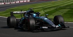 Gp Australia: Russell in pole, Antonelli 2°, Mercedes dominante. Delusione Ferrari, Verstappen a muro in Q1