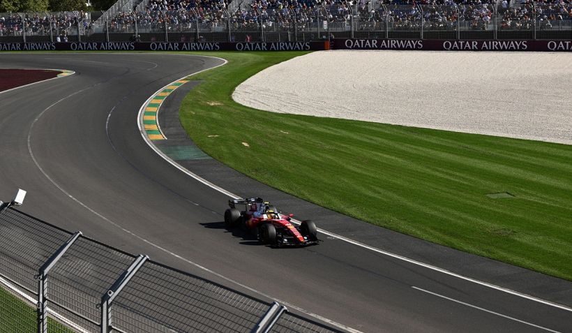 Mercedes spaventa la Ferrari, la resa di Hamilton: "Stagione finita". Verstappen e Norris stroncano senza pietà le nuove monoposto