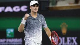 Indian Wells: Fonseca strapazza Paul, poi elogia Sinner e lo sfida. Jannik annoiato dai giornalisti, Cobolli stanco