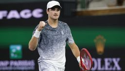 Indian Wells: Fonseca strapazza Paul, poi elogia Sinner e lo sfida. Jannik annoiato dai giornalisti, Cobolli stanco