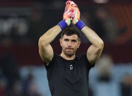 Juventus, Dibu Martinez è l'obiettivo per la porta: l'argentino dice sì, e il rinnovo di Spalletti è pronto