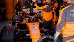 Gp Cina, incubo McLaren: Norris e Piastri non partiti, pure Bortoleto e Albon ko prima del via. Disastro nuova F1