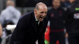 Milan-Torino, il Var fa discutere: la “minaccia” di Allegri al quarto uomo dopo il rigore e il paragone di Marelli