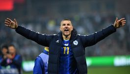 Italia, Dzeko carica la Bosnia citando l’esultanza di Dimarco: che bordata all’interista 