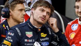 Verstappen smetto quando voglio, c'è la clausola di addio ma Domenicali lo invita a cena ed è caos Red Bull