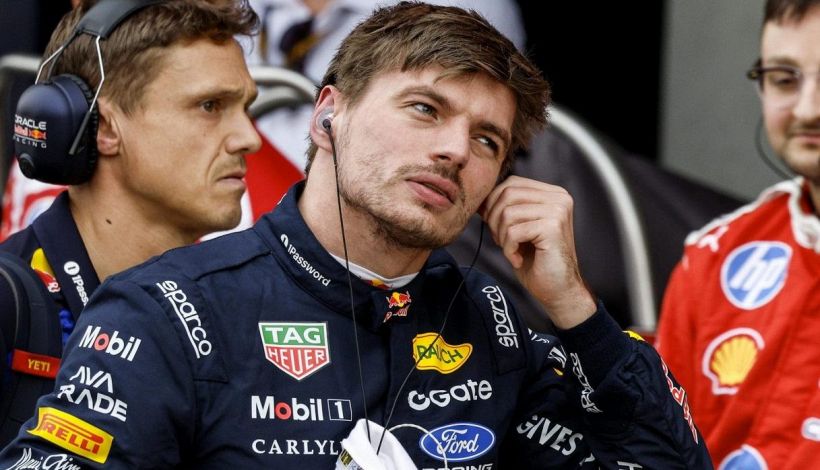Verstappen smetto quando voglio, c'è la clausola di addio ma Domenicali lo invita a cena ed è caos Red Bull