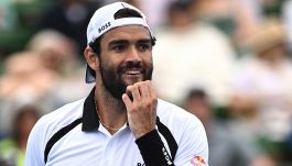 Marrakech, Berrettini delude e cede a Buse tra le polemiche: furbata in stile Alcaraz per Bellucci, out Cinà