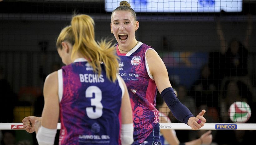 Volley, Champions: Scandicci, che impresa! Si fa rimontare dal Fenerbahce, poi Antropova batte Orro al golden set