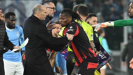 Milan ko con la Lazio, addio Scudetto e furia Leao: Allegri spiega con chi ce l'aveva, ma Di Canio l'attacca