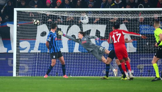 Atalanta-Bayern, moviola: il Var non sbaglia un colpo, due casi dubbi nel tracollo della Dea