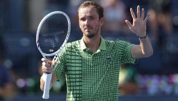 Indian Wells, Medvedev e la fuga da Dubai: "Come un film di Hollywood". Il giallo del passaporto smarrito