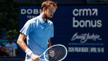 Miami, psicodramma Medvedev: s'arrende a Cerundolo e litiga con un tifoso, match sospeso e tragedia sfiorata