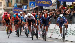 Milano-Sanremo: la "classicissima" del ciclismo italiano, la più bella delle Classiche Monumento al via