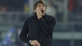 Napoli, Conte e l’ultimo sfogo: “Perché nessuno ne parla?” Poi si morde la lingua