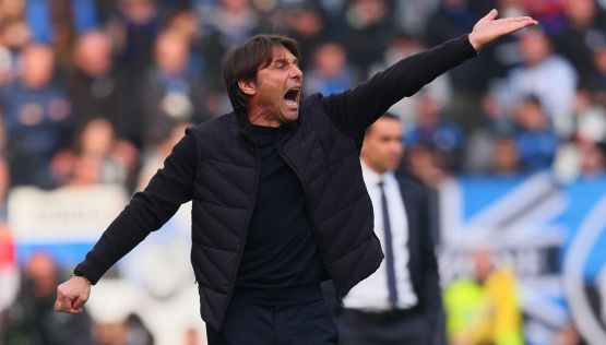 Napoli, Conte getta la maschera: "Devo arrivare primo o secondo, lo dice la mia storia". Le ombre sul futuro