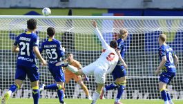 Verona-Genoa, moviola: papera di Montipò, De Rossi urla in ginocchio, mancano due rossi e un rigore