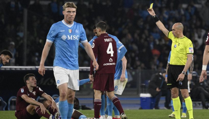 Napoli-Torino, moviola: Fabbri, siparietto con Anguissa e ingresso vietato poi quei 10’ scatenati ad ammonire