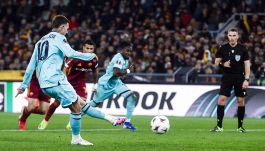 Roma-Bologna, moviola: rigori, Var e proteste, succede di tutto all’Olimpico