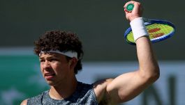 Miami, crisi Shelton: l'ex bulletto ko con Shevchenko. Medvedev si salva con Sakamoto e si lamenta dei campi