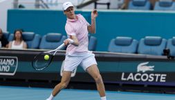 Miami, Sinner ai quarti: le scuse a Michelsen e i consigli di Vagnozzi. Poi l’ammissione: “Cosa mi ha aiutato”