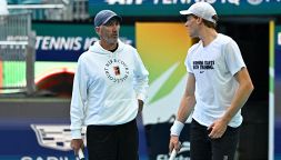 Sinner, i complimenti di Alcaraz a Miami: Carlos abbraccia pure Cahill. Il calendario di Jannik, quando gioca
