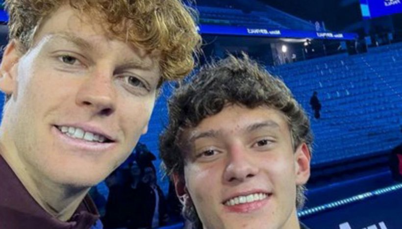 Per Jannik Sinner l'amicizia con dedica per Kimi Antonelli a Indian Wells cela il sogno F1 e lancia l'Italia della Gen Z