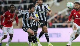 Attorno a Sandro Tonali si è scatenato un derby di mercato in Premier, ma sullo sfondo si preparano Napoli e Arsenal