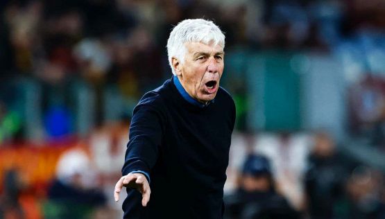 Roma, la prima contestazione dei tifosi alla squadra: il gesto della Curva. Gasperini non manda giù l’eliminazione