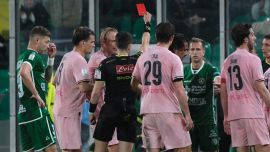 Izzo, rosso in Palermo-Avellino: scuse e furia social. E sulla presunta separazione con l'ex di Balotelli...