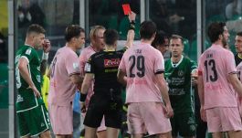Izzo, rosso in Palermo-Avellino: scuse e furia social. E sulla presunta separazione con l'ex di Balotelli...