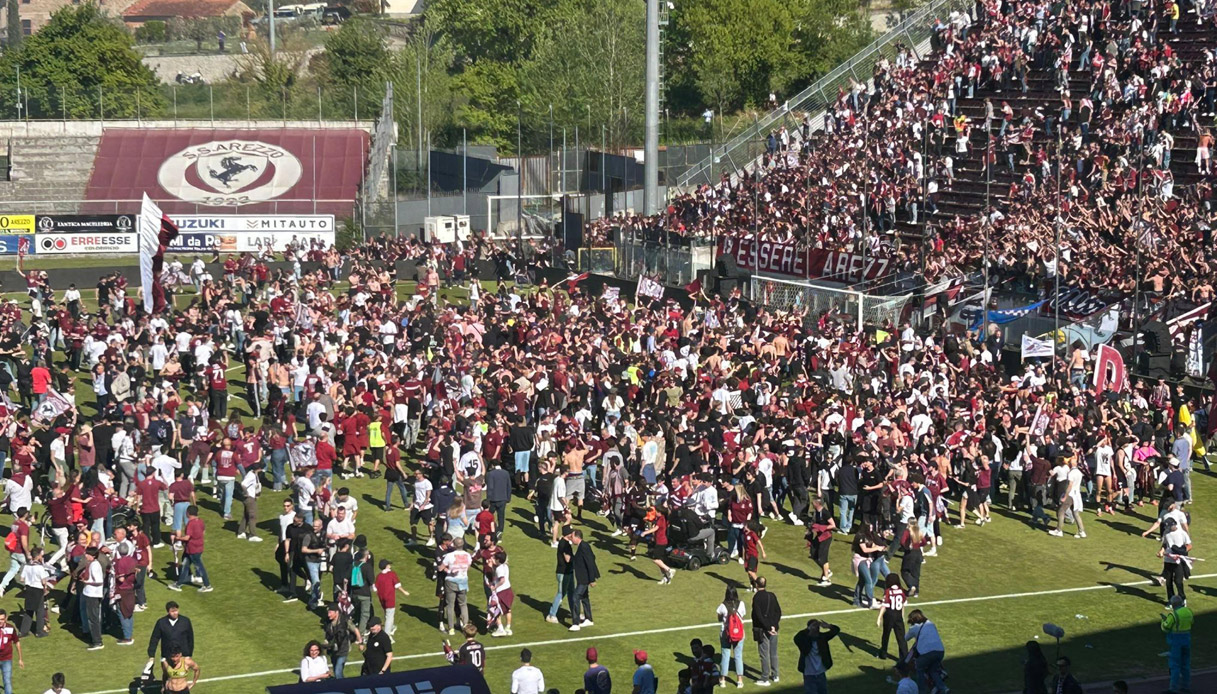 Arezzo, l'incubo è finito: è Serie B dopo 19 anni. Tra stelle da calciomercato e il sogno del nuovo stadio