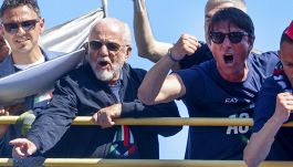 Conte tra il Napoli e l’Italia: l'ultimatum di De Laurentiis e la frecciata su Kvaratskhelia