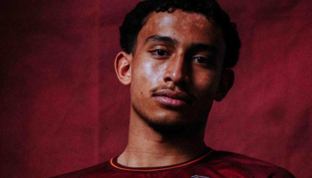 Tahirys Dos Santos non dimentica, la firma del primo contratto con il Metz dopo Crans Montana dedicata a chi lotta per la vita