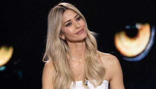 Elena Santarelli a Belve indignata e commovente, Corradi e Chiara Ferragni: la sua intervista nelle anticipazioni