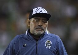 Morte di Maradona, si riapre il processo: "Lo hanno lasciato morire"