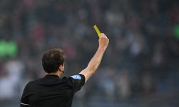 Quanto guadagna un arbitro di calcio in Italia: stipendio, compensi e differenze tra Serie A e dilettanti