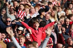 The Greasy Chip Butty Song: perché l’inno dello Sheffield United parla di birra, fabbriche e patatine fritte