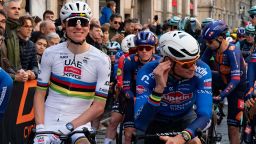 Giro delle Fiandre, Pogacar e van der Poel oscurati dalla Rai: il motivo