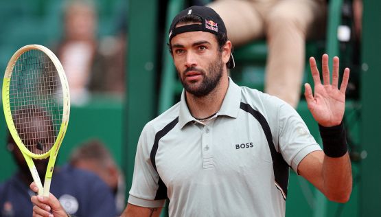 Montecarlo, Berrettini da urlo, infligge un double bagel a Medvedev e si prende gli ottavi