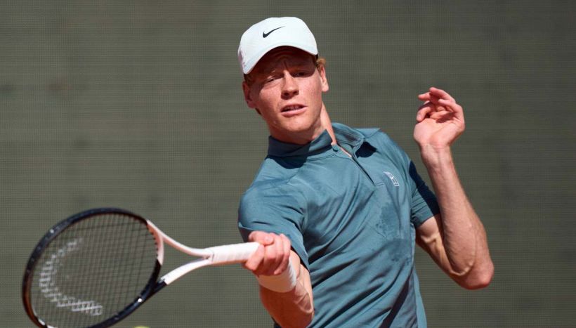 Montecarlo, Sinner scopre il suo avversario ma il debutto è ancora in dubbio. E dalla Spagna c’è una nuova minaccia