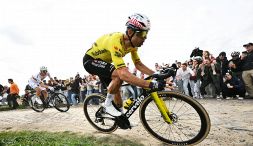 Parigi Roubaix 2026: Wout van Aert, un trionfo clamoroso. Pogacar non fa la storia
