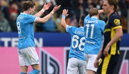 Parma-Napoli 1-1: Conte frena e fa un regalo all’Inter, non basta McTominay, la rimonta scudetto ora è quasi utopia