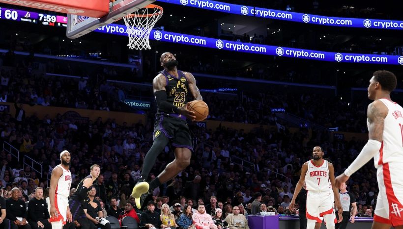 NBA, ma quanti anni ha davvero LeBron? Paura per Wembanyama: commozione cerebrale e Spurs ko. Suigo vuole il Draft