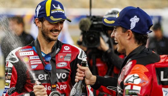 Addio Ducati, Marquez si fa beffe del mercato: che risate con Bagnaia ma Dall'Igna rimugina: "Che amarezza"