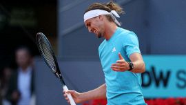 Zverev vince ma è una furia contro l’arbitro: “La regola deve cambiare”. Da Darderi a Rybakina, i casi da moviola a Madrid