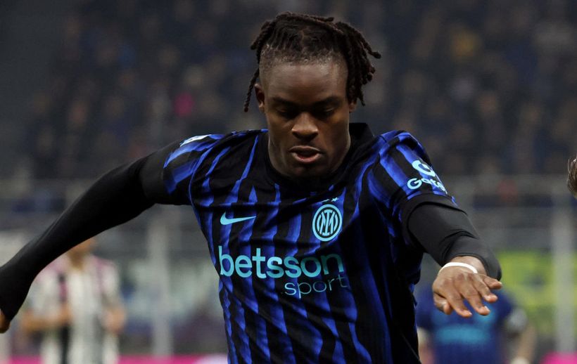 Inter, lo stop di Bisseck si somma alla crisi di Bastoni: emergenza difesa con la Roma, due opzioni per Chivu 