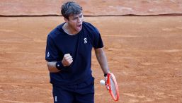 Monaco, Cobolli e Darderi non sbagliano e pregustano il derby nei quarti. Zverev rischia, poi piega Kecmanovic