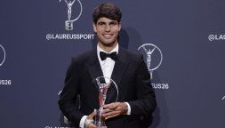 Laureus Awards 2026, Sinner brilla sul red carpet ma la scena se la prende Alcaraz: tutti i look e gli sportivi premiati a Madrid